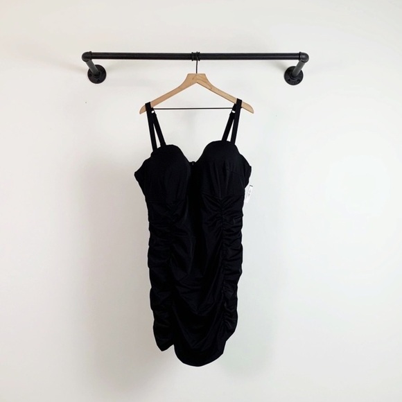 NWT Torrid Underwire Ruched Retro Mid Length Swimdress in Black - Picture 5 of 8